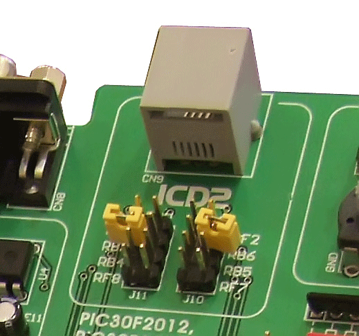 Connecting modular interface cable to the EasyPIC6 